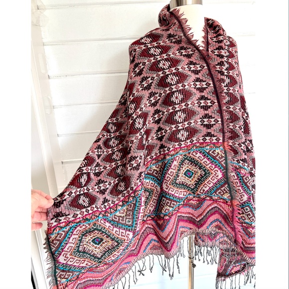FREE PEOPLE Large Ethnic Tribal Pattern Wrap Shawl Scarf 70"L x 25"W - Picture 2 of 9